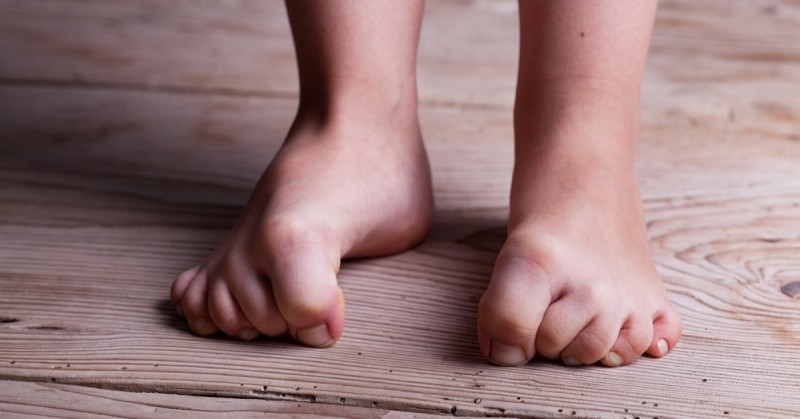 «Мама, ножки болят!» Как распознать и устранить ночные боли у детей