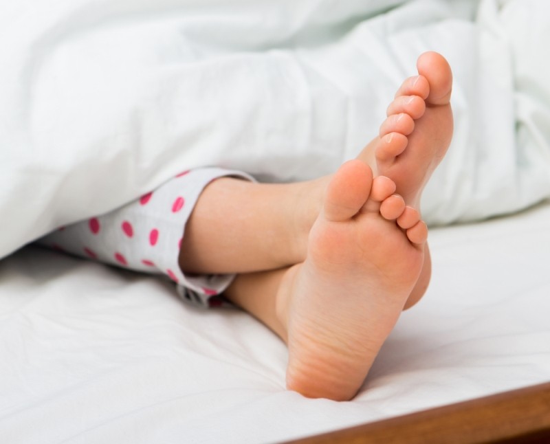 «Мама, ножки болят!» Как распознать и устранить ночные боли у детей