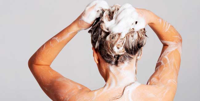 «Неформальные» шампуни: альтернативные способы мытья головы. Чем хороши твёрдый, сухой или low-шампунь для волос