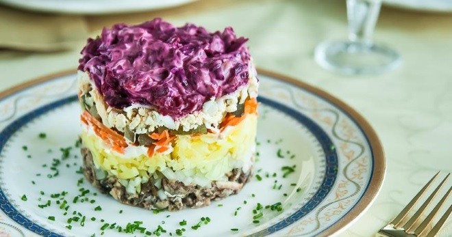 Праздничный салат «Граф» — это серьёзный конкурент «Селедке под шубой»!