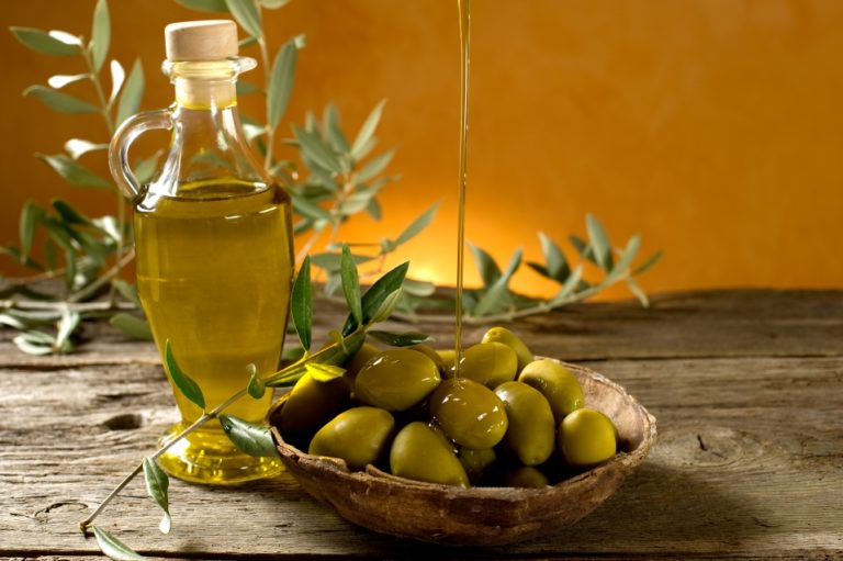 Что будет с вашим телом, если пить оливковое масло натощак.