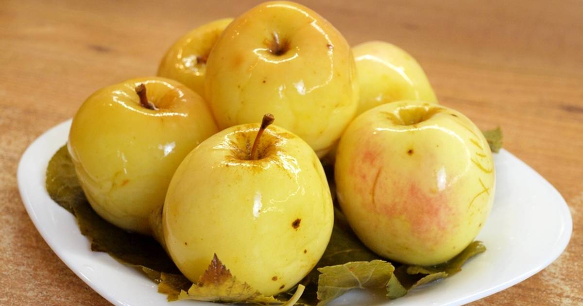 Моченые яблоки - один из способов сохранить урожай до лета.